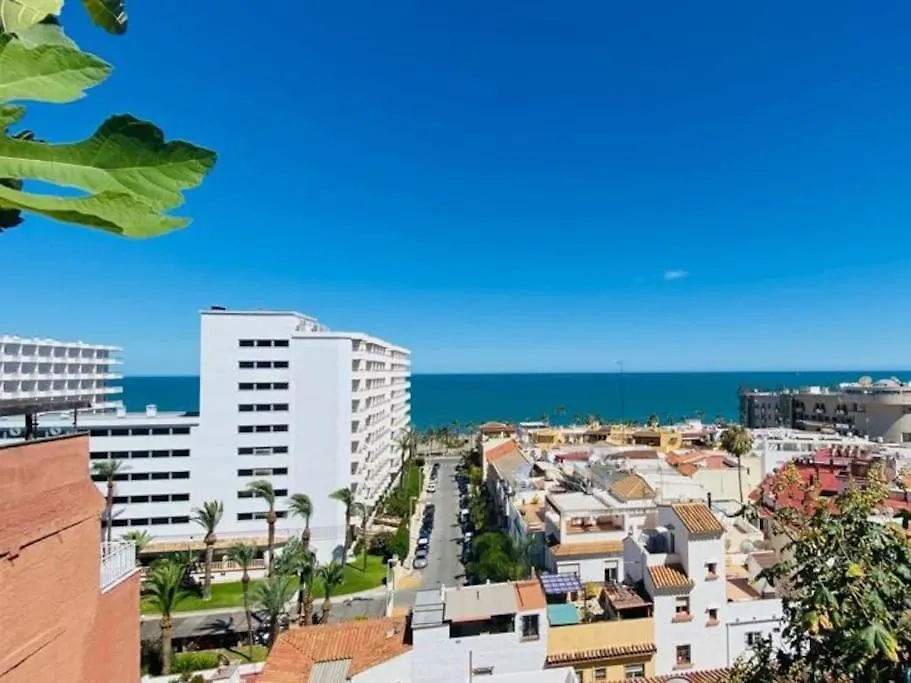 Central Torremolinos Garden Apartment - Sea Views