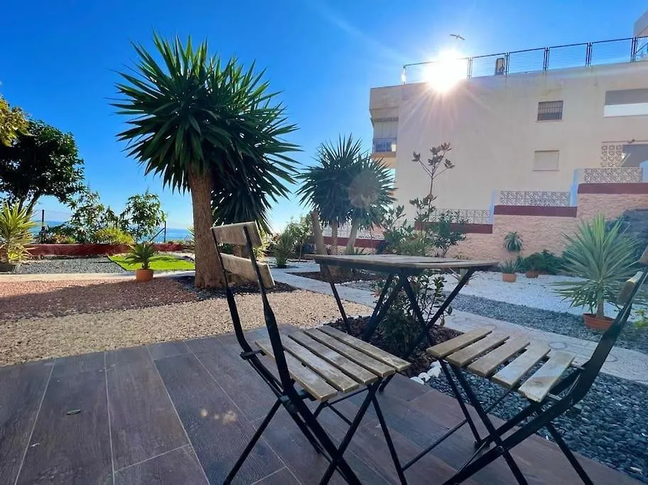 Central Torremolinos Garden Apartment - Sea Views