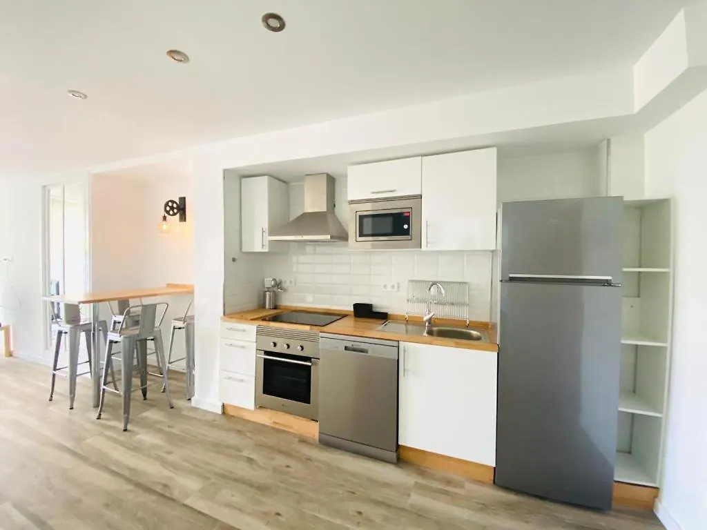 Central Torremolinos Garden Apartment - Sea Views